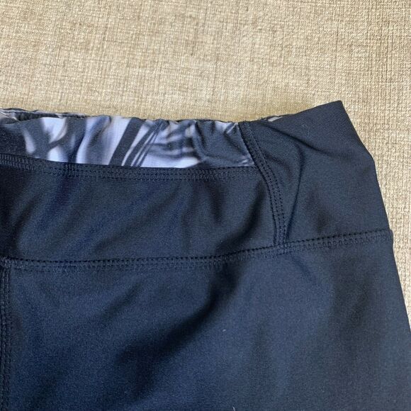 Kyodan women Black Floral Print Leggings Yoga Pants sz medium capris - Picture 9 of 9